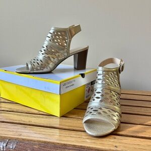 Liz Claiborne Women's LC Gloria Heeled Gladiators Gold Size 8M